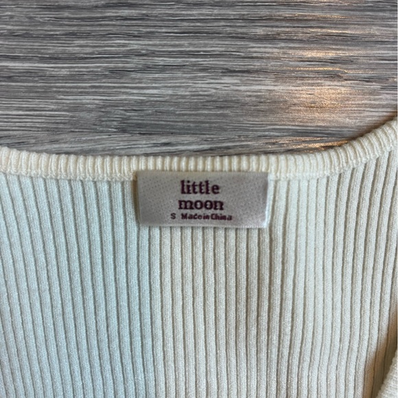 ‘Little Moon’ top from Aritizia! - Picture 3 of 3